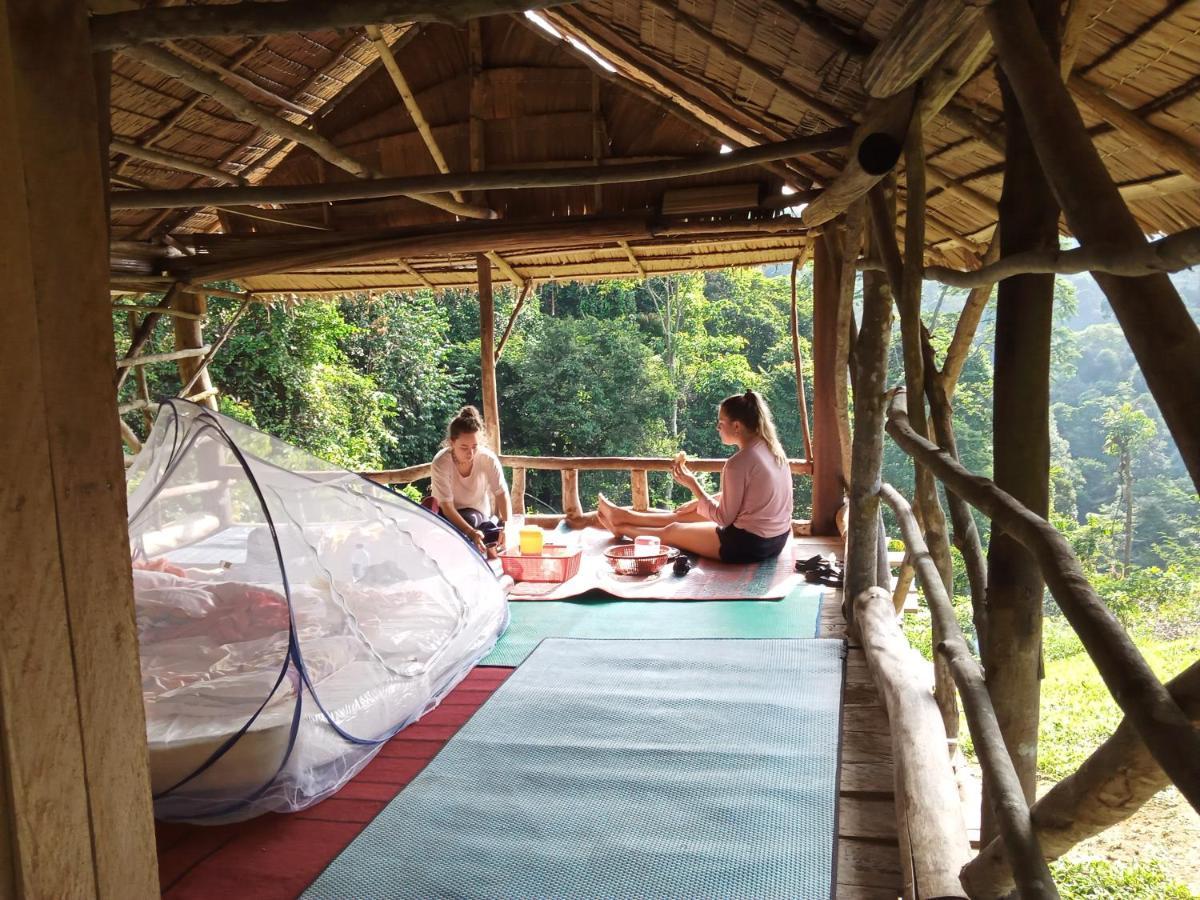 Orangutantreksumatra & Lovely Jungle Lodge Only Book If You Are Treking With Us ブキットラワン 部屋 写真