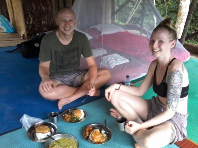 Orangutantreksumatra & Lovely Jungle Lodge Only Book If You Are Treking With Us ブキットラワン 部屋 写真