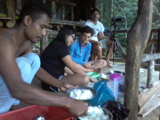 Orangutantreksumatra & Lovely Jungle Lodge Only Book If You Are Treking With Us ブキットラワン 部屋 写真
