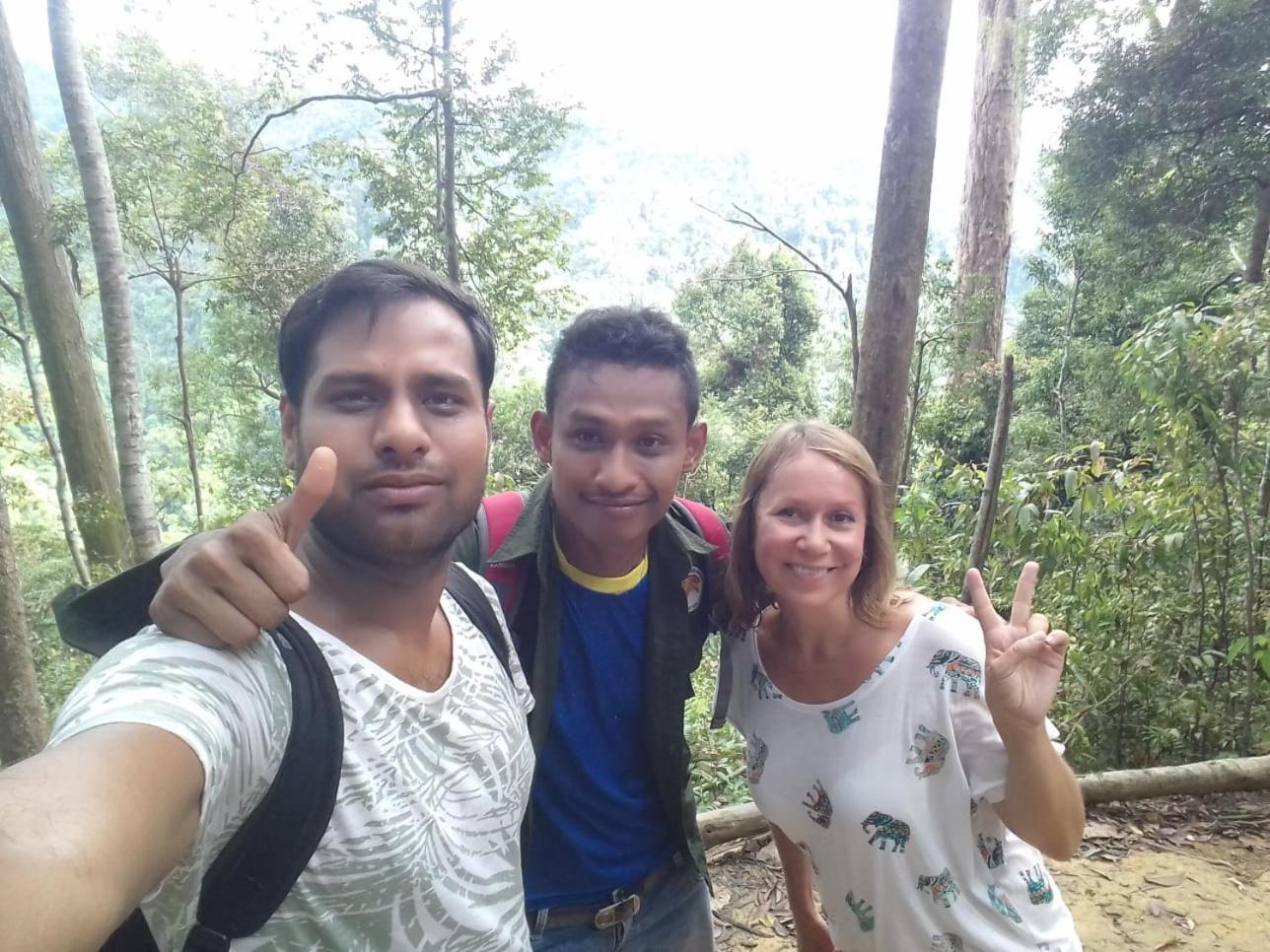Orangutantreksumatra & Lovely Jungle Lodge Only Book If You Are Treking With Us ブキットラワン 部屋 写真